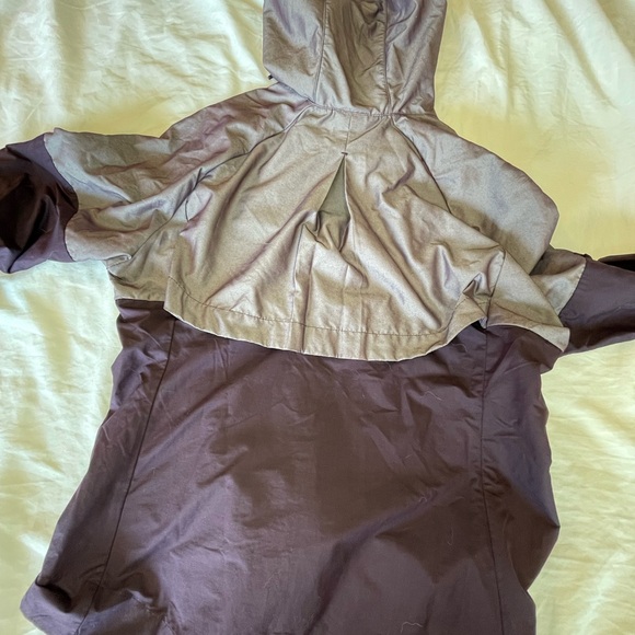 Nike women’s running jacket - Picture 9 of 9